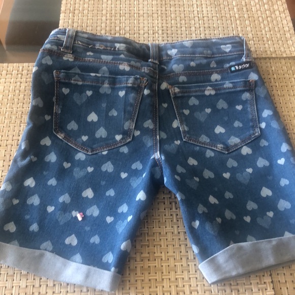 Shorts - Picture 2 of 3